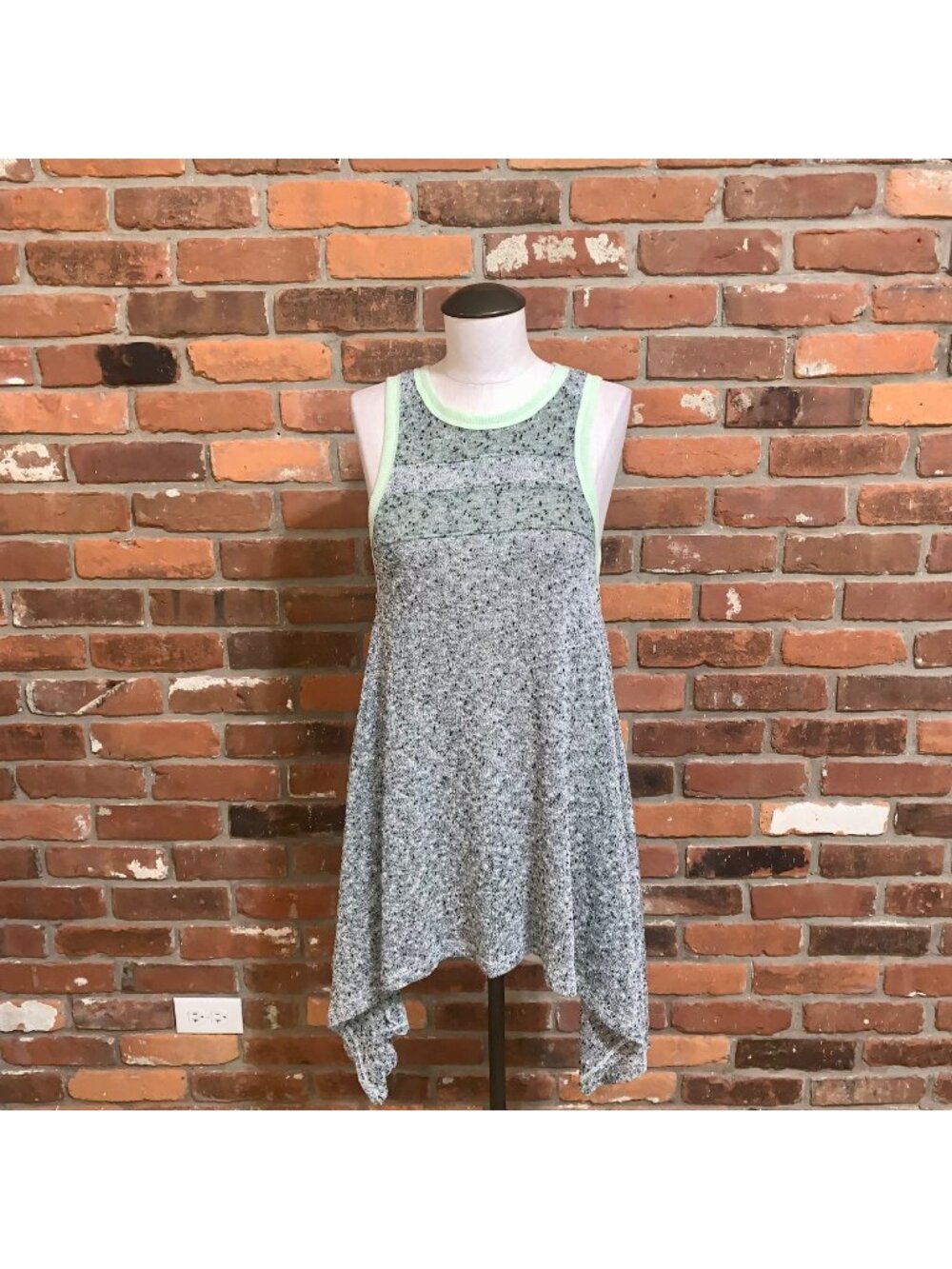 Free People Gray Knit Tunic Tank With Green Trim Size Small
